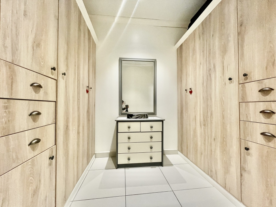 4 Bedroom Property for Sale in The Cove Western Cape